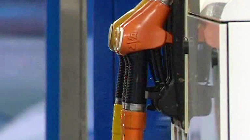    Бензин заправка топливо