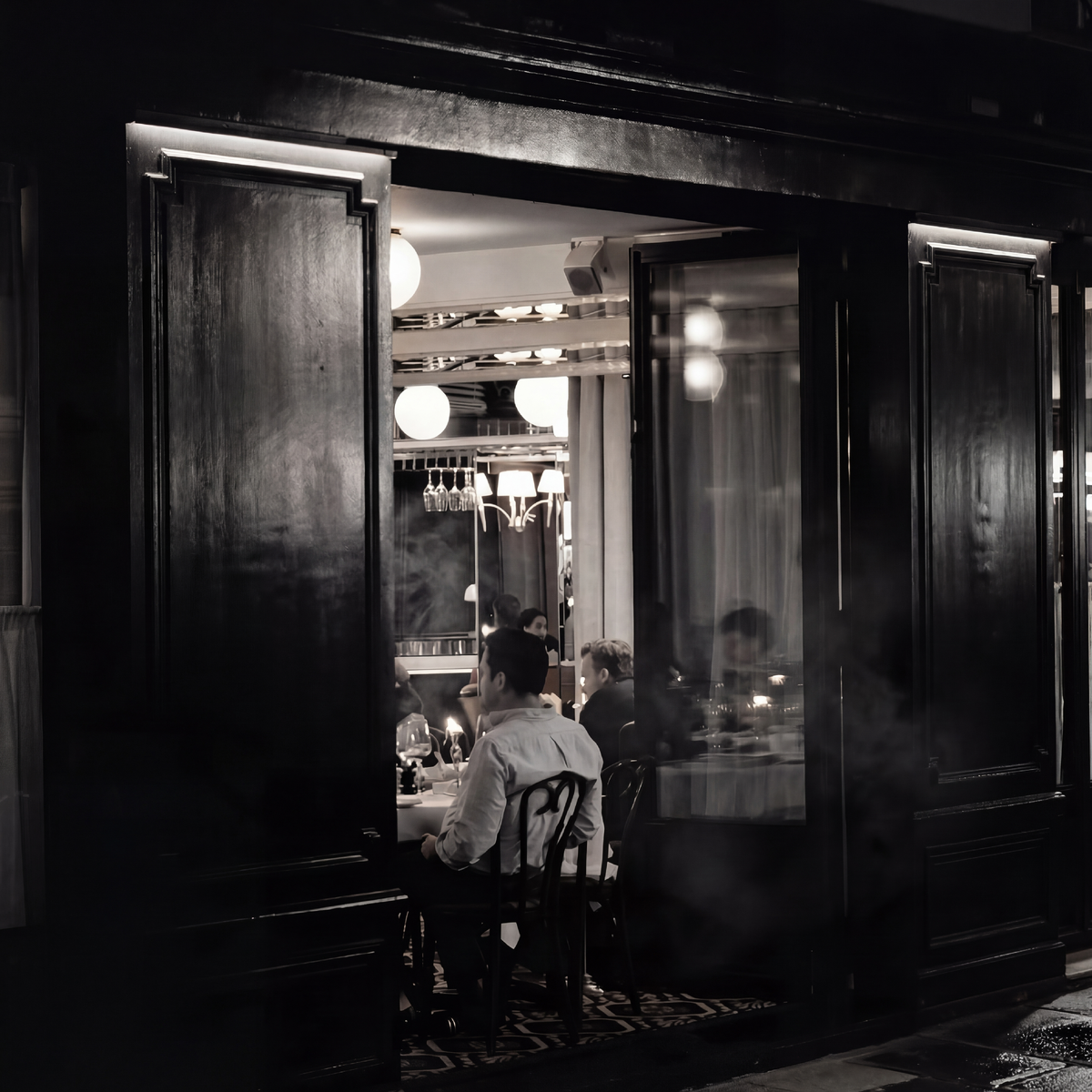 - Посиди молча минуту. Всё. Стоишь? То есть Сидишь? А теперь слушай... 