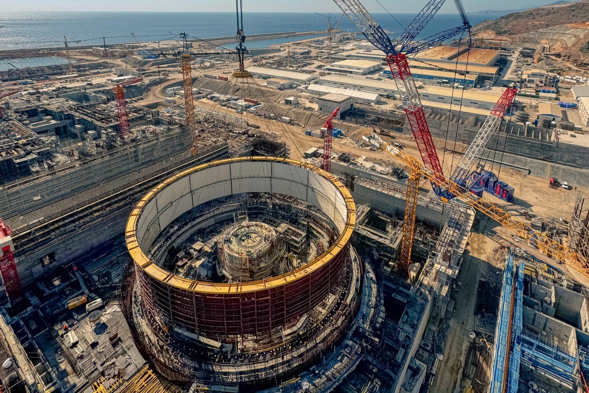 Строящийся энергоблок в Бушере.  фото: яндекс.