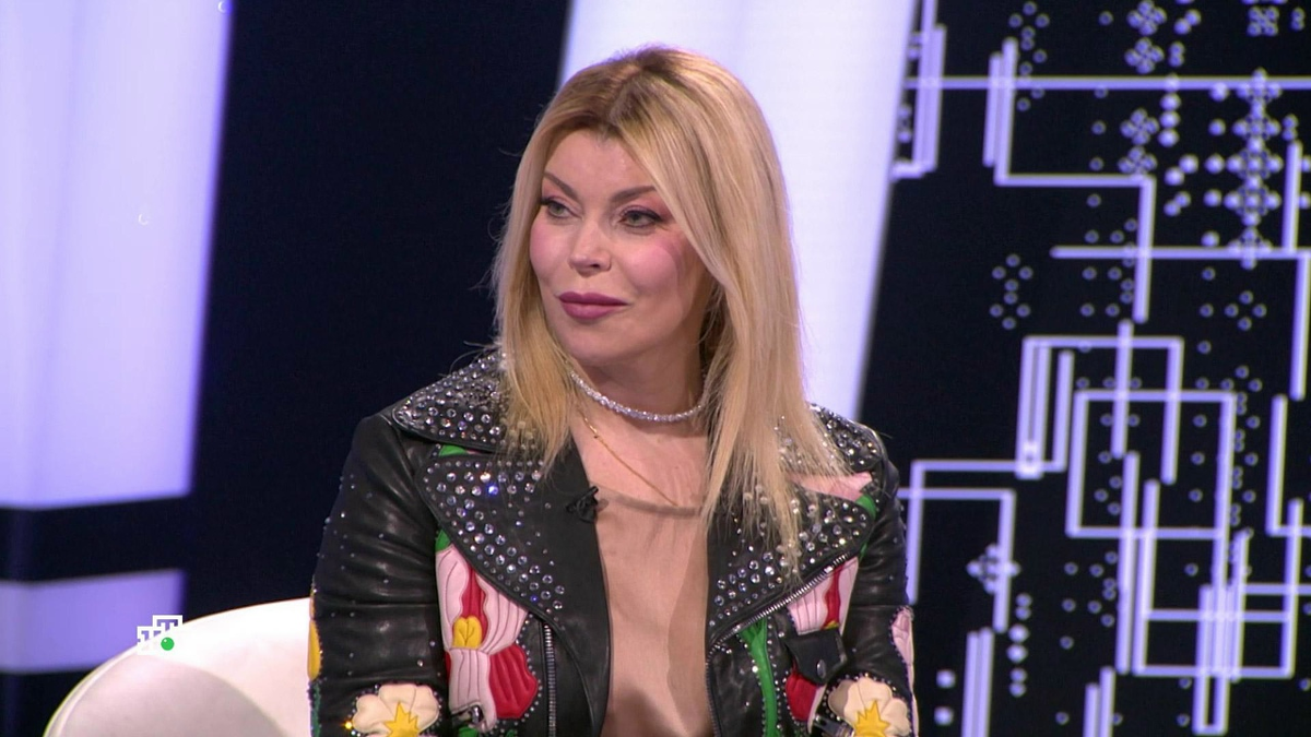 Российскую исполнительницу Ладу Дэнс считали секс-символом начала 1990-х. Композиции Дэнс звучали на городских и сельских дискотеках, звезда зажигала на открытых площадках и закрытых вечеринках. 