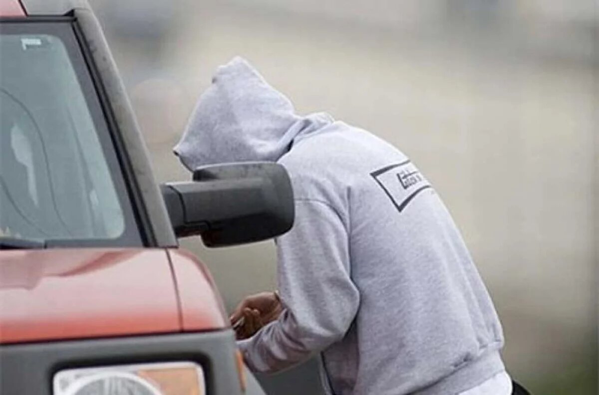    Комсомольчанин подстроил кражу автомобиля, чтобы снять его с учёта