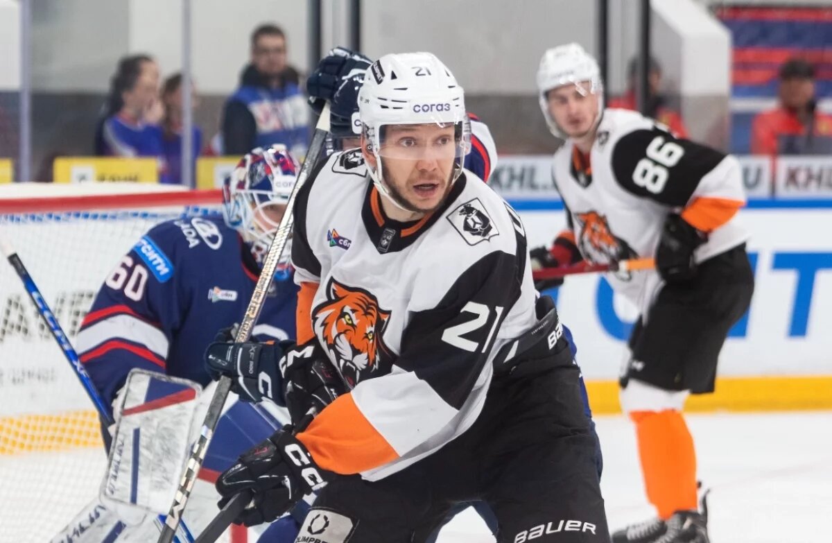    ХК «Амур» в гостях потерпел разгромное поражение от «Лады» под конец сезона