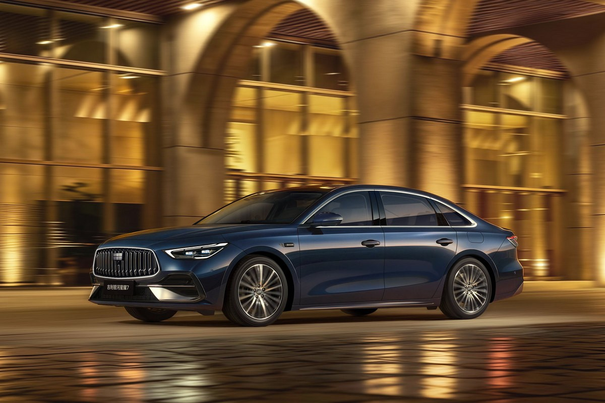 Новый седан с гибридной силовой установкой Geely Galaxy Starshine 7