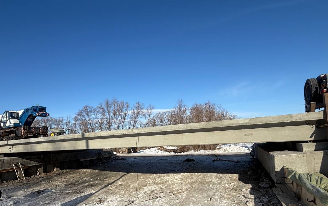    В двух районах Оренбургской области на время паводка изменили схему движения транспорта. Его пустят по ремонтируемым мостам