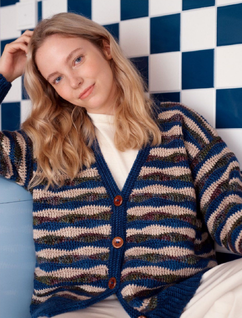 Кардиган на пуговицах с волнистым узором. 