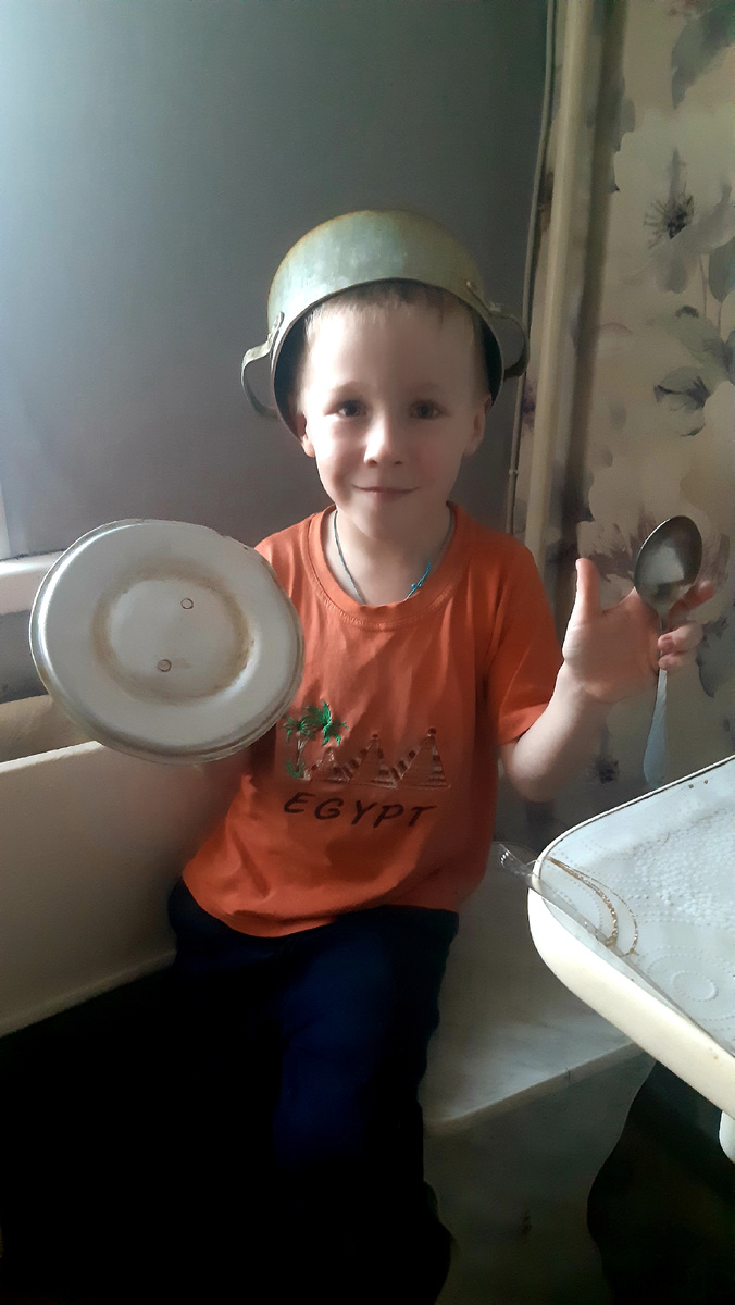 Богатырь в доспехах🤣