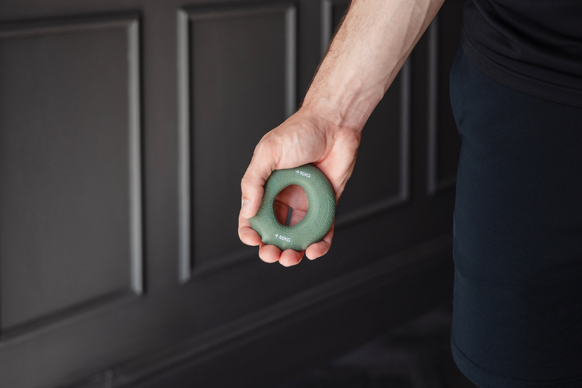 Какие мышцы работают при тренировке с кистевым эспандером?