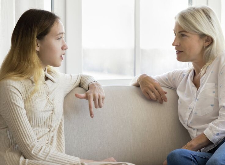 - Наташа, мне Боря сказал, что ты свою машину продаешь, - свекровь загадочно улыбнулась