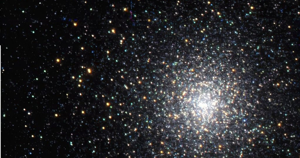 Астрономы обнаружили возможное гало темной материи вокруг древнего шарового скопления NGC 5824