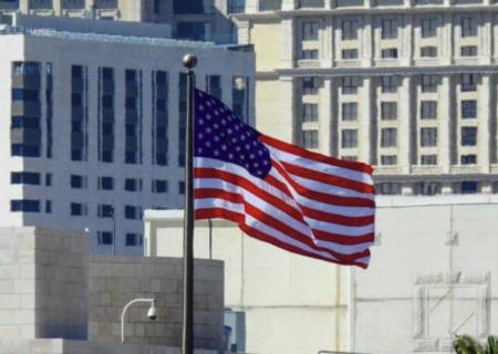    США усиливают меры безопасности посольств по всему миру на фоне угроз, связанных с Ираном