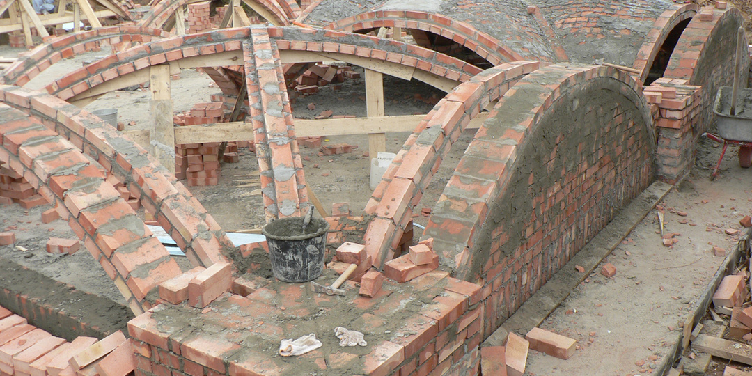 Древняя технология арочных фундаментов. Арматура не нужна даже для многоэтажных домов