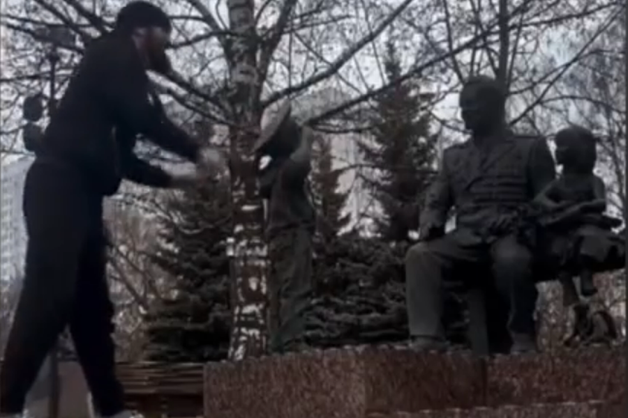 скриншот видео из соцсети Заура Исмаилова