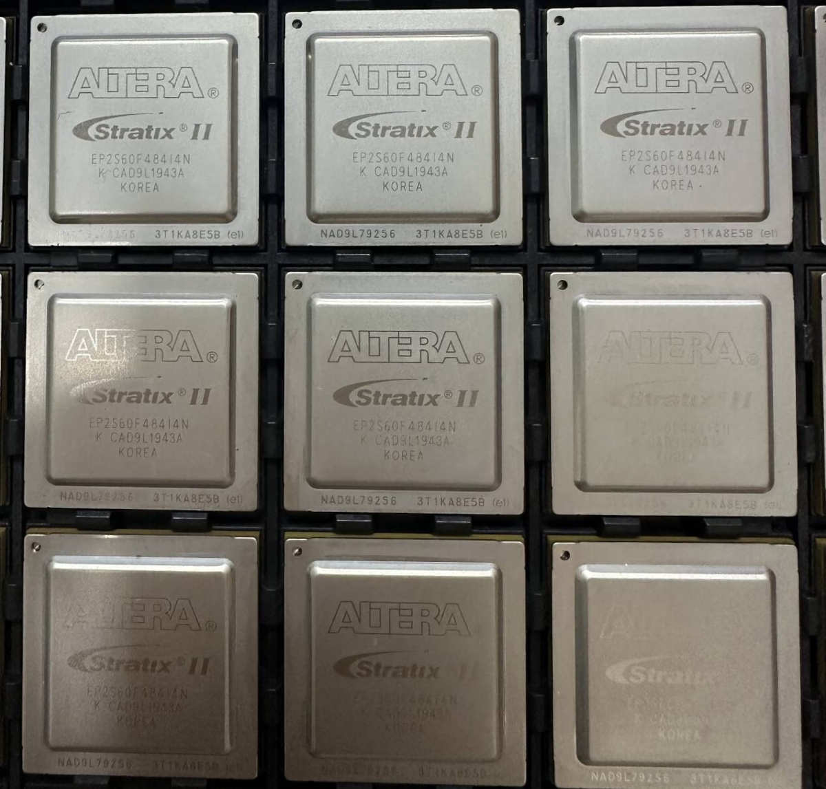 ALTERA Series EP2S60F484I4N, Package: BGA-484: