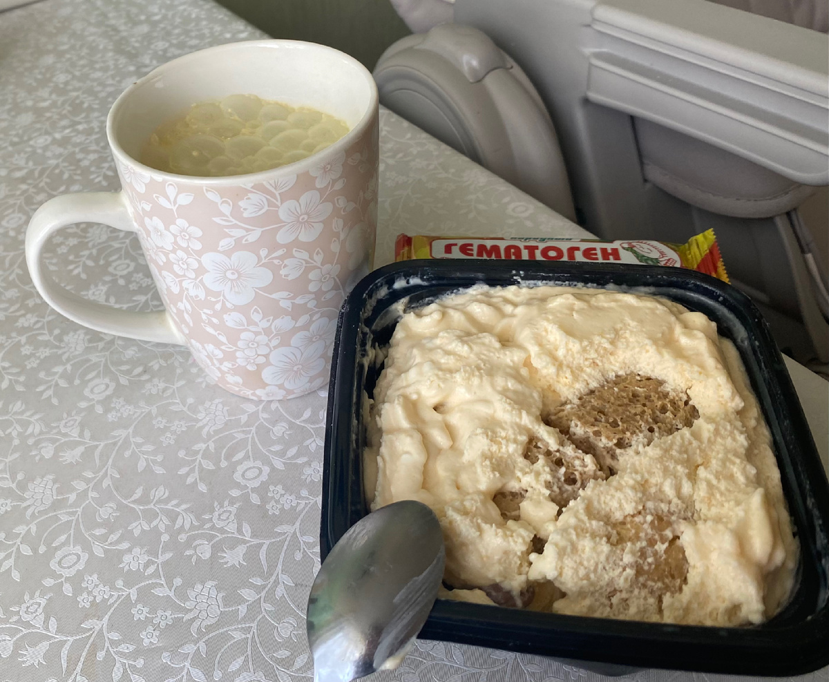 Мой рабочий перекус 🍰 Гематоген детский, но это мне 😉
