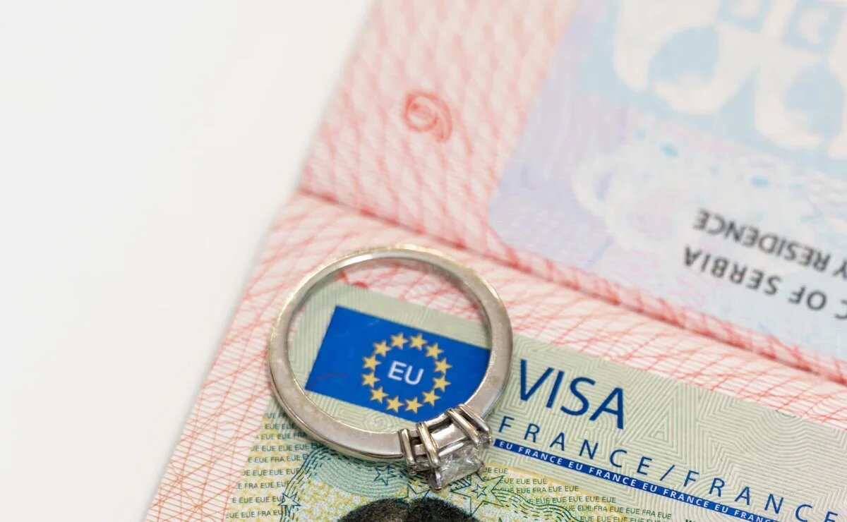    Выдача многократных шенгенских виз россиянам сократилась на 90%