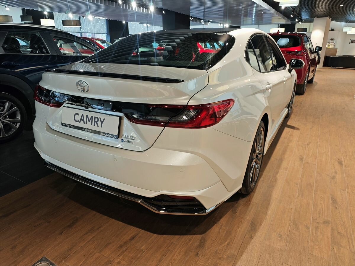 Задний ряд сидений Toyota Camry