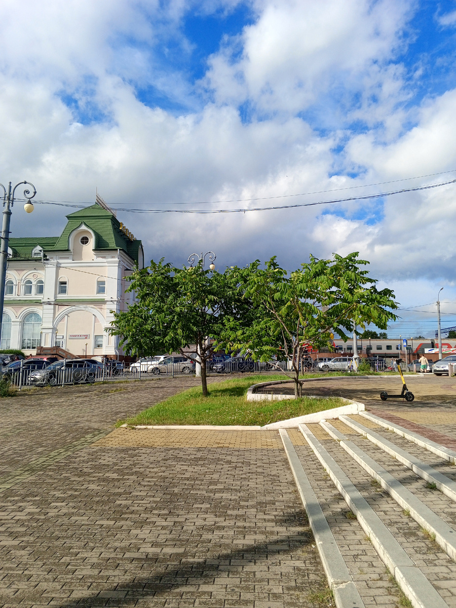 Фото автора Свободный поселенец, Занозонька. Маньчжурский орех на вокзале