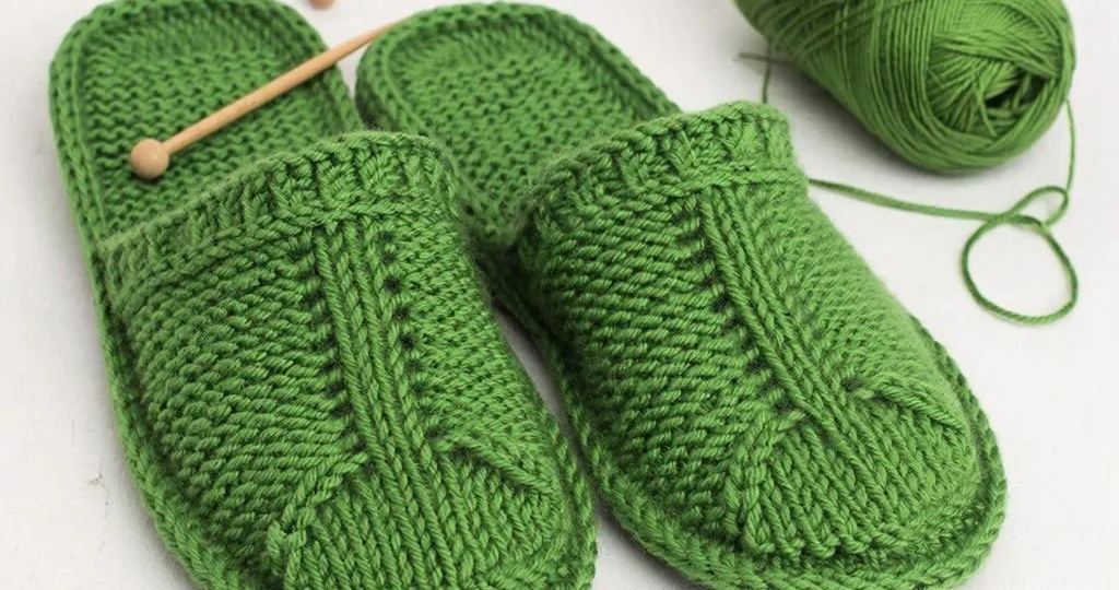 "Вязаные зелененькие: тапочки, согревающие душу и ноги"