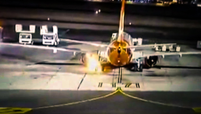 Пожар стойки шасси самолета Боинг 737 авиакомпании Sky Up