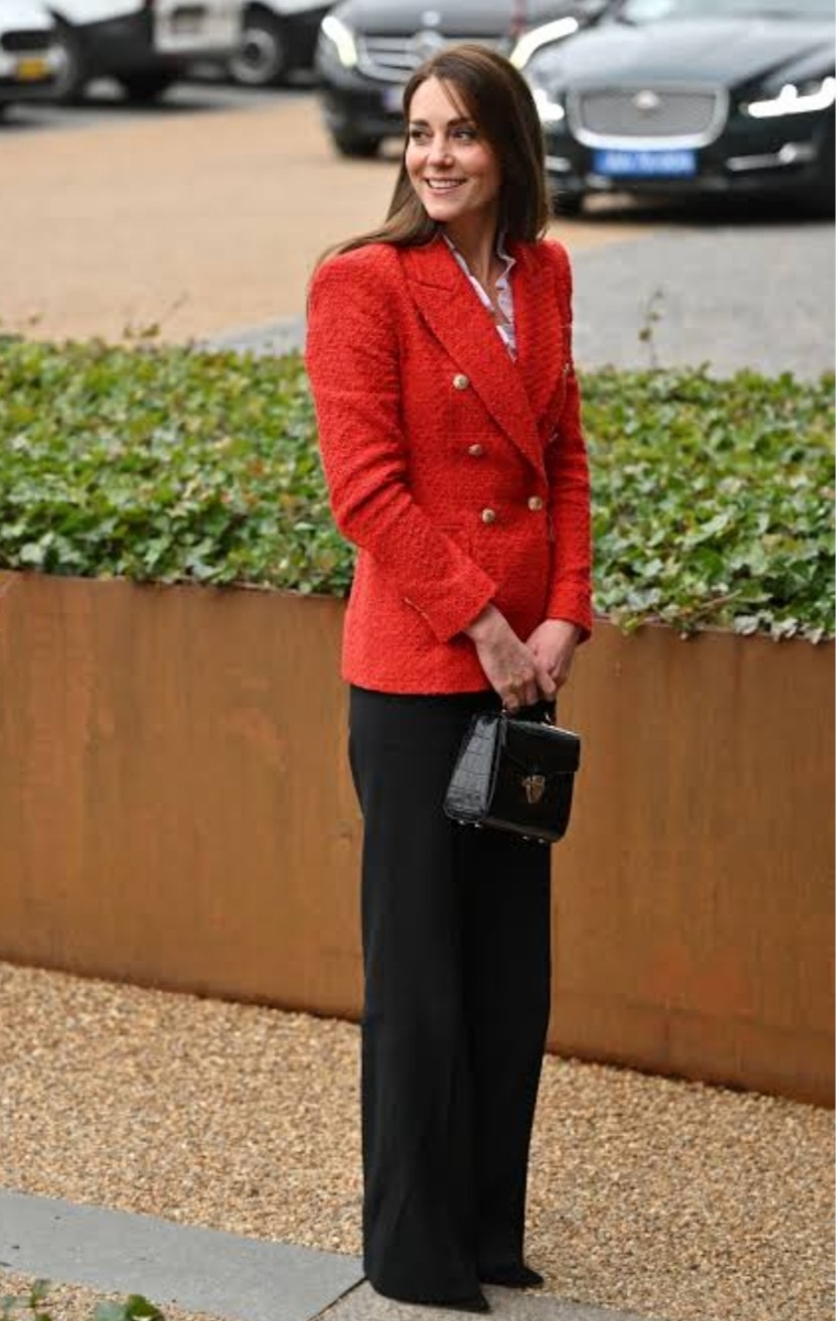 Кейт Миддлтон в жакете Zara. Фото Elle.