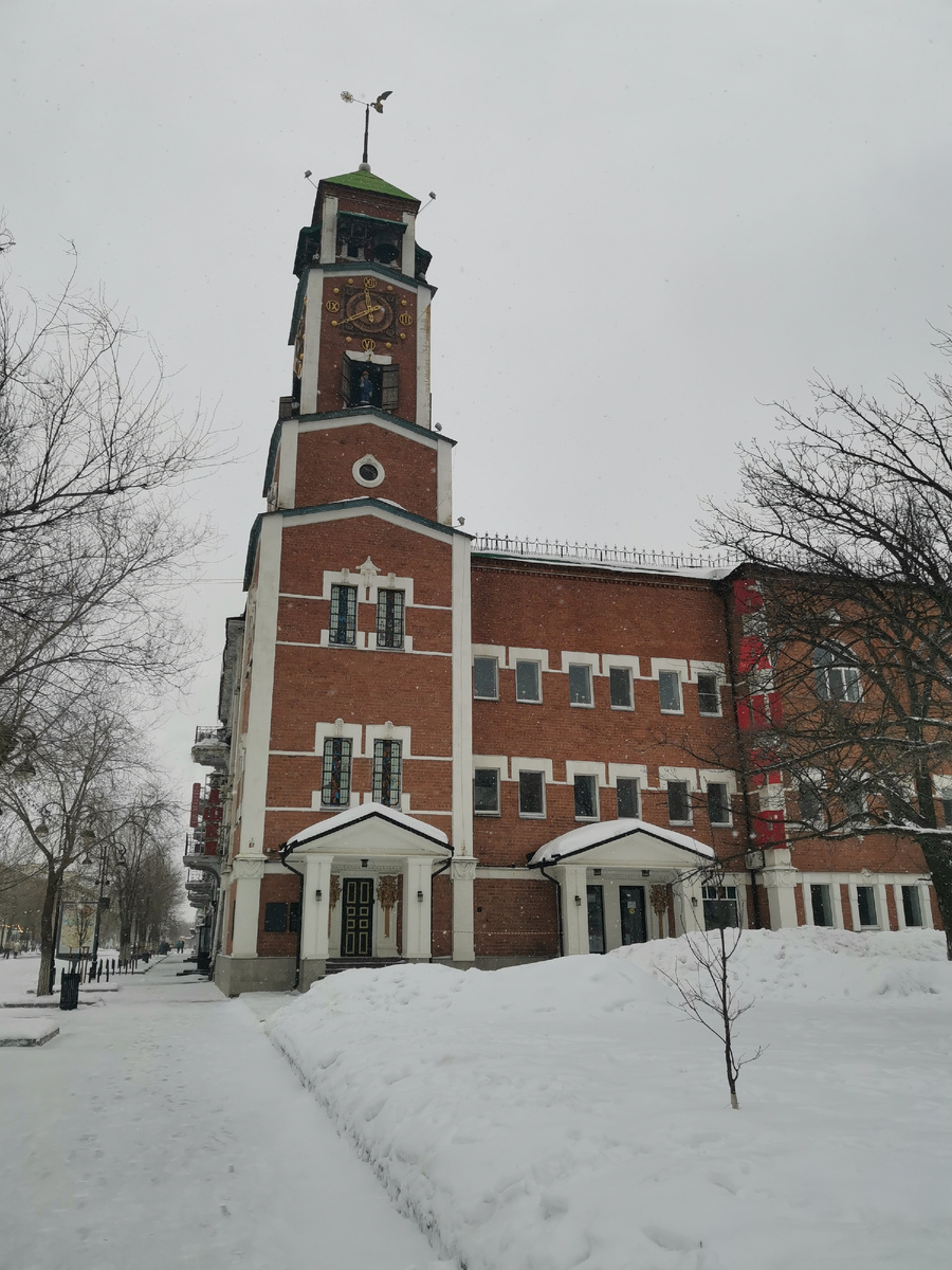 Башня с курантами