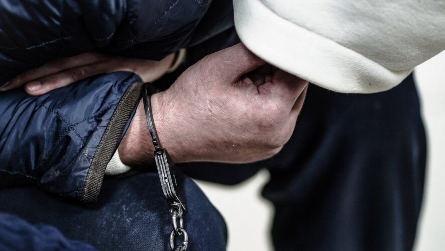 Хотел взорвать храм: силовики поймали подростка, который вербовал школьников в террористы