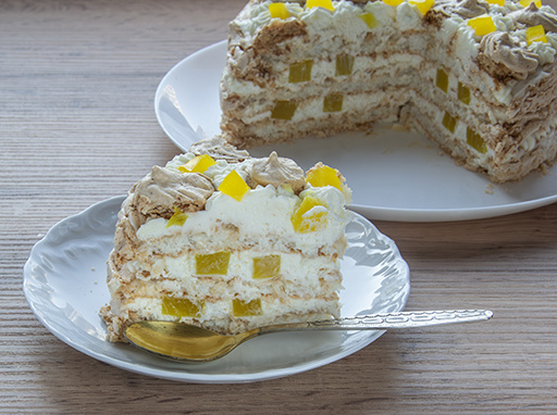 Торт меренговый