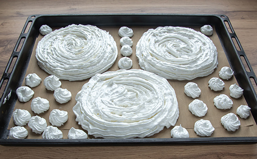 Коржи перед выпечкой