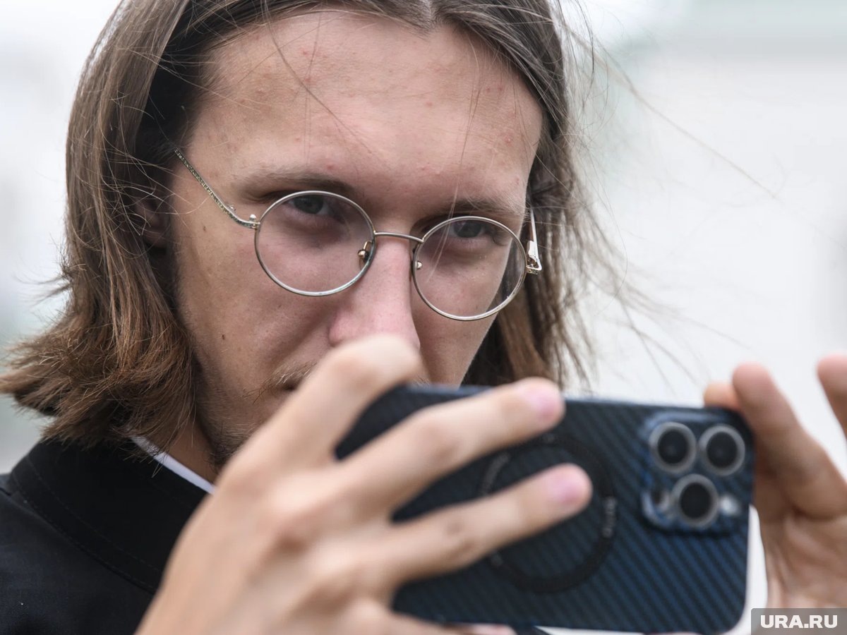    Есть список статей, которые можно нарушить действиями в соцсетях