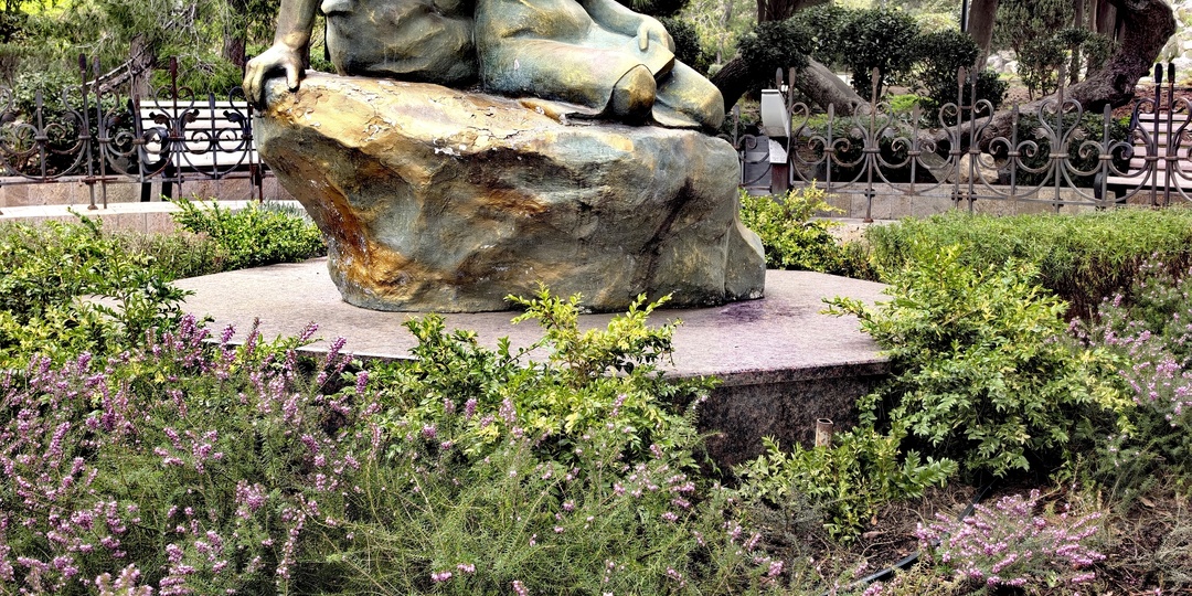 Форос. Самый юг Крыма и совсем другой формат отдыха