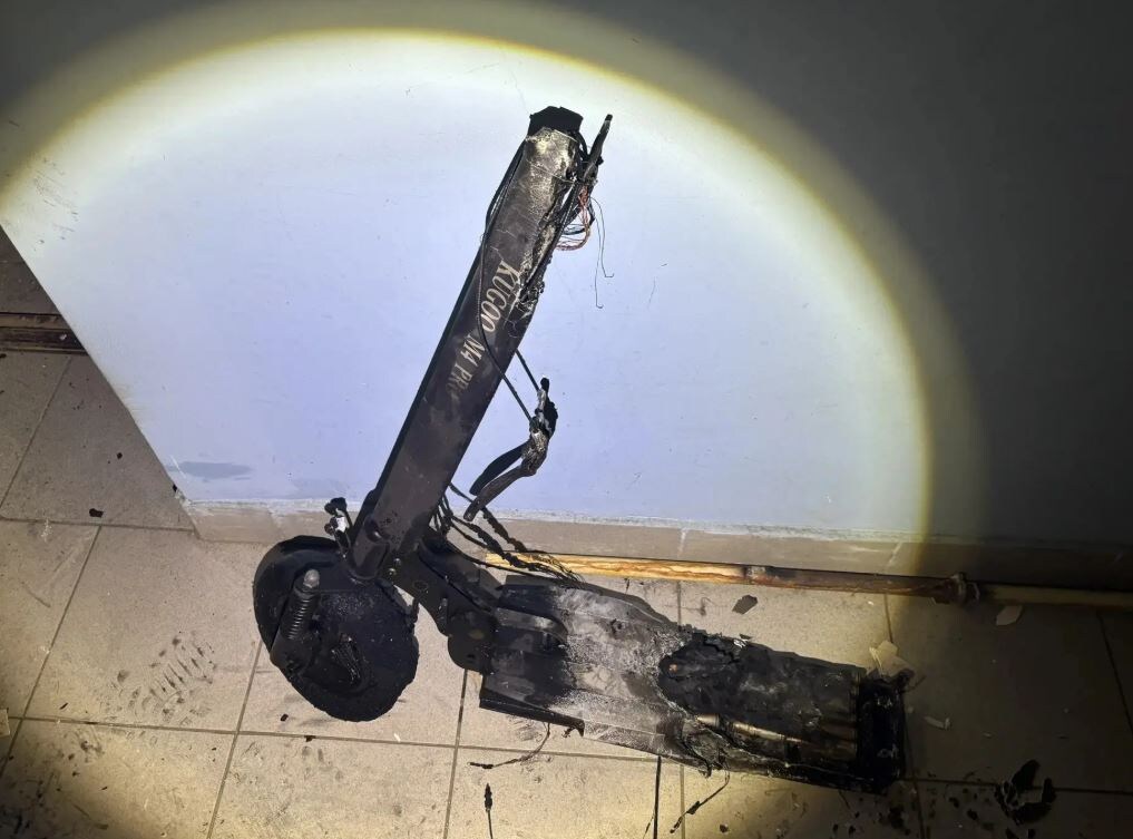    Электросамокат выгоревший