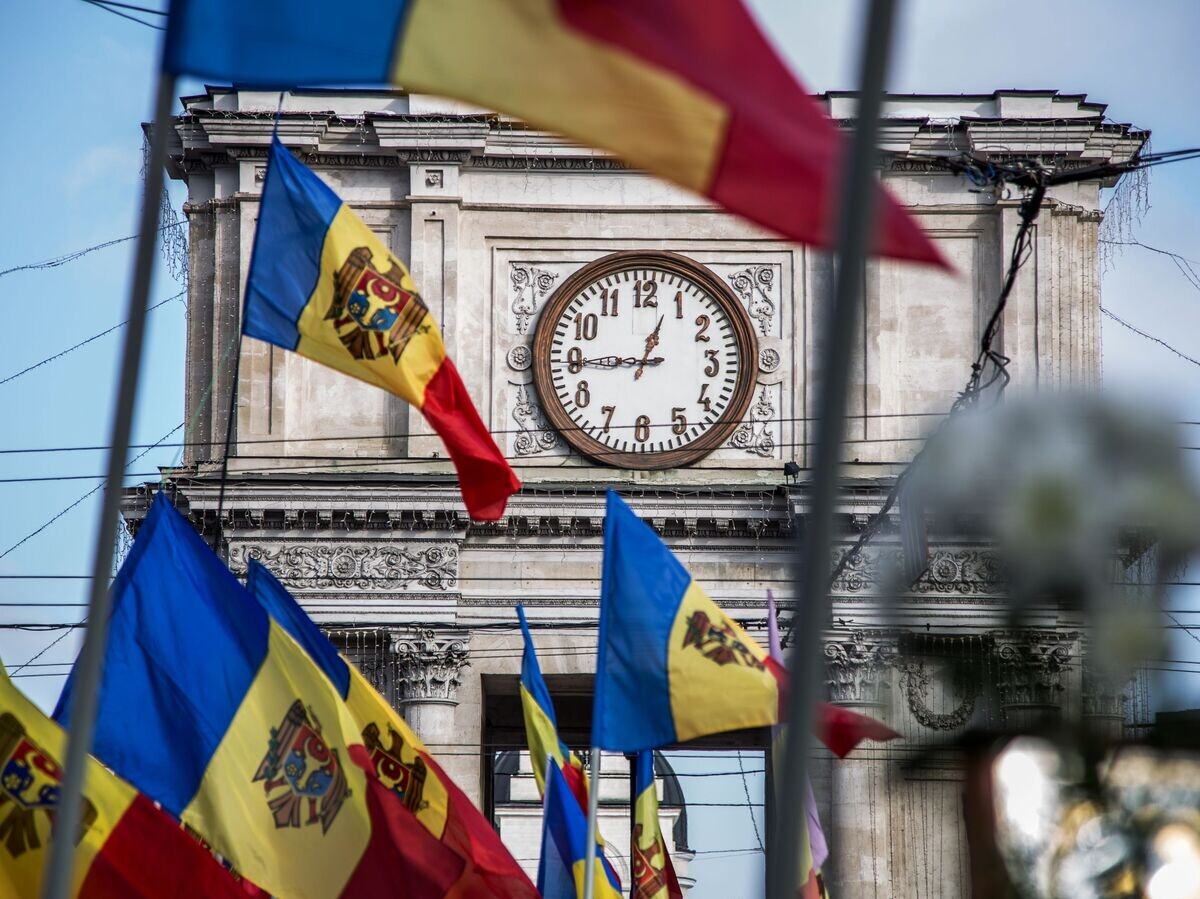    Флаги Молдавии во время акции в Кишиневе | © Sputnik / Мирослав Ротарь