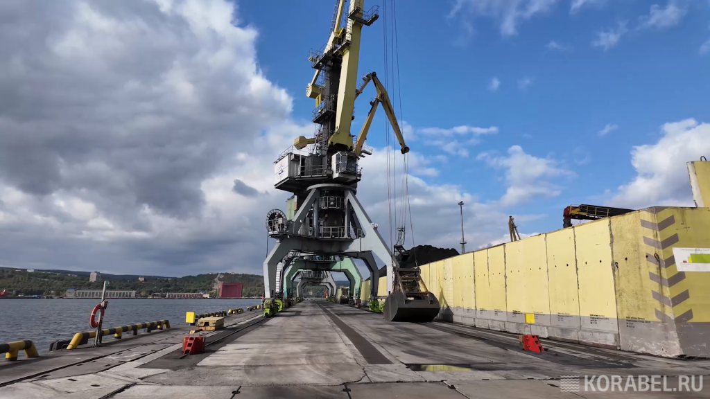 Мурманский морской торговый порт / Фото: Корабел.Ру  📷
