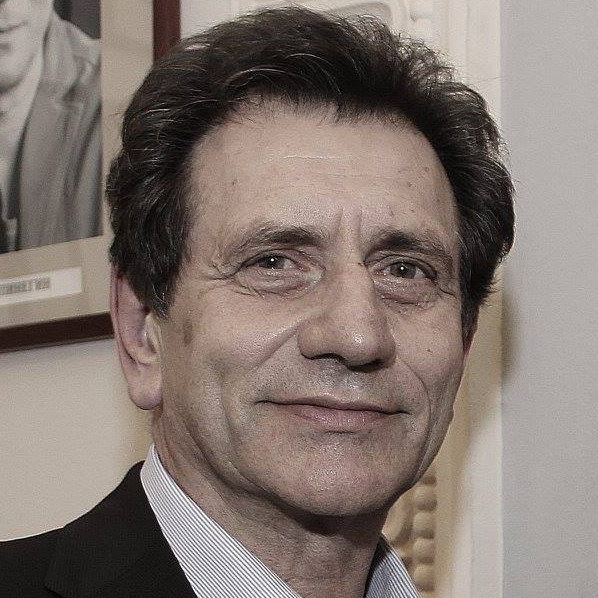     Евгений Князев сыграет «Фауста» в Театре Вахтангова