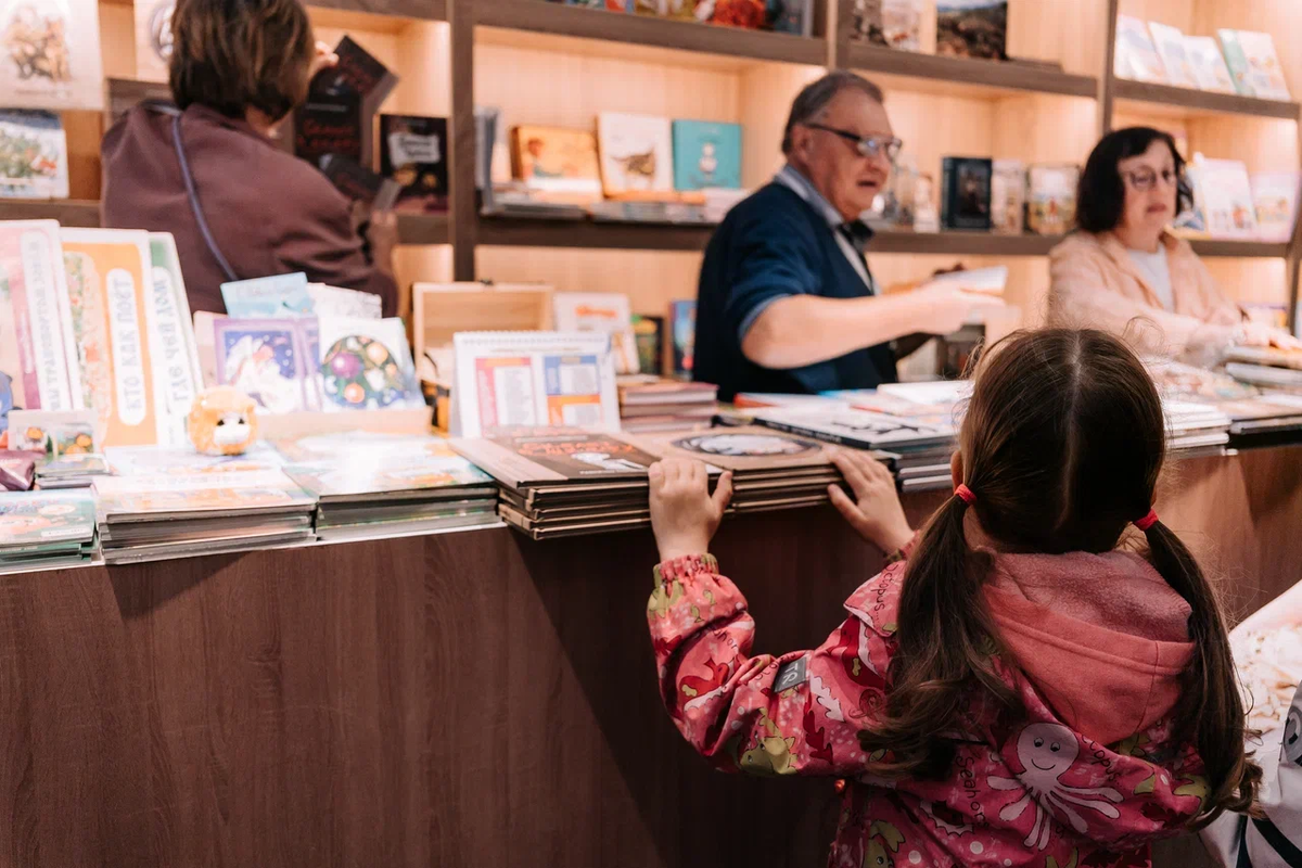 Фото с Первой книжной ярмарки в Нижнем Новгороде