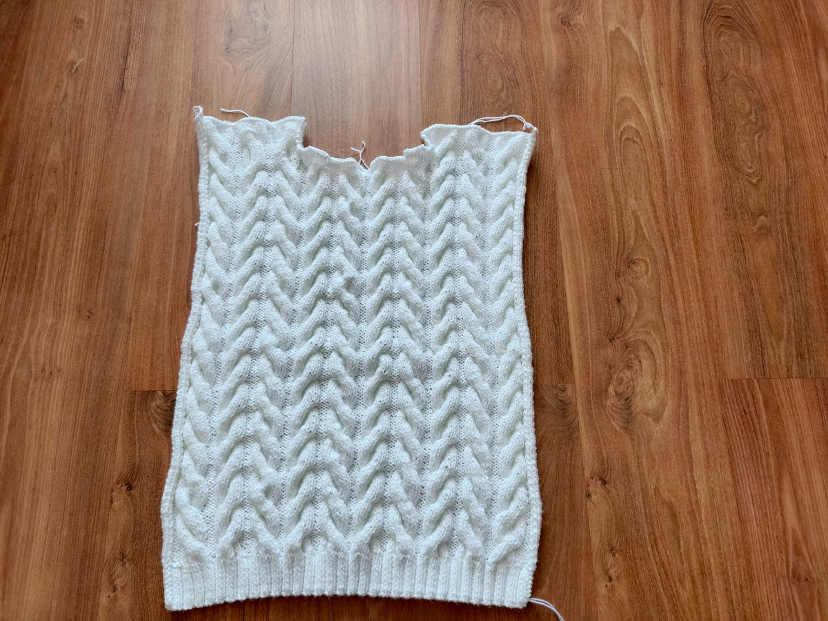 Продолжаю вязать сыну свитер