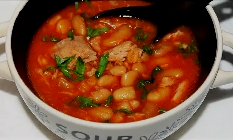 Суп "3 банки" с фасолью и тунцом