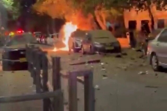    Последствия ударов по Тель-Авиву Фото: Кадр из видео/ Социальные сети