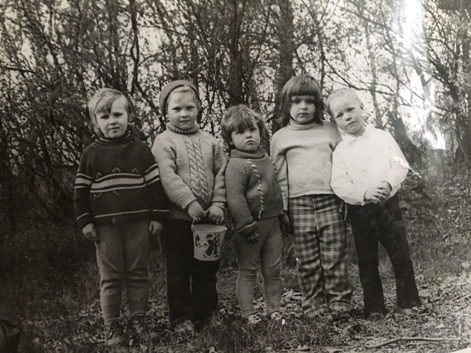 Таня Каленцова, Андрей Святный, Лена Каленцова, Оксана Панкова, просто мальчик.