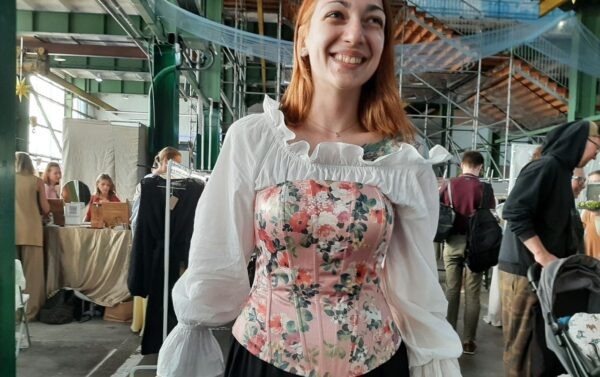 Самобытность, раскованность — так представляют корсеты Srez в одном из 50 креативных пространств Петербурга — Севкабельпорт