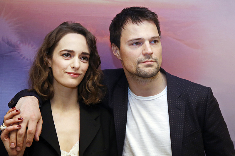    Пара, чья любовь подарила дочь, но не выдержала испытаний.