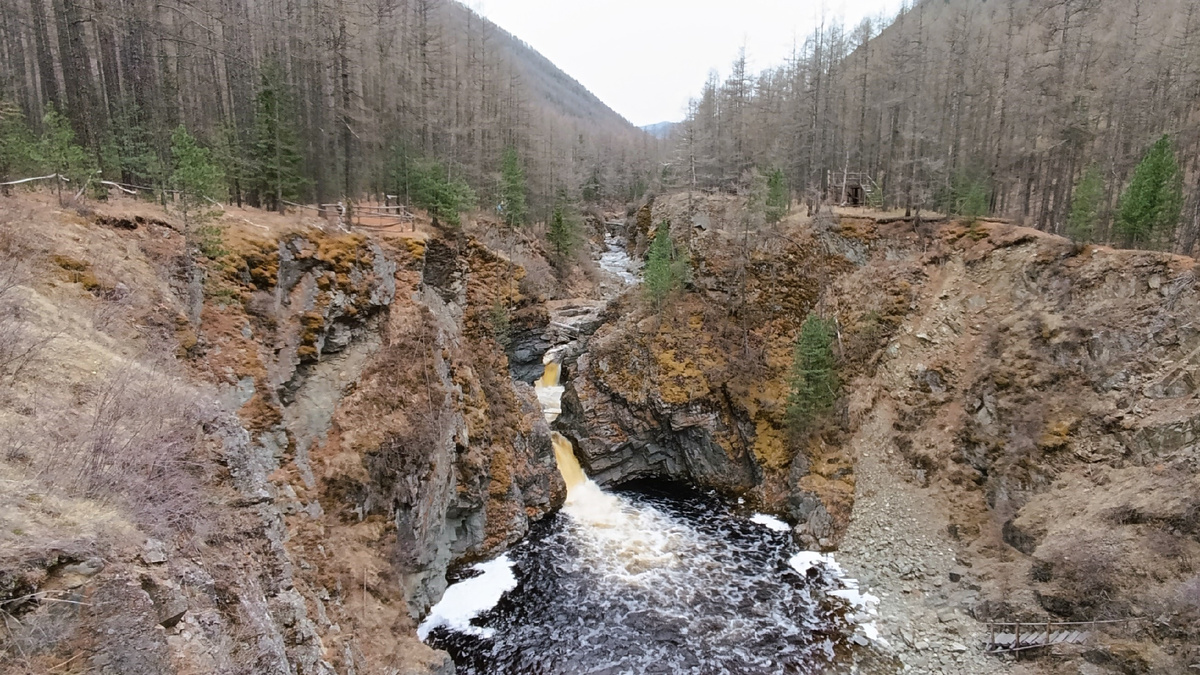 Дургенский каньон и водопад (Фото: Nixe (Bearna Team))