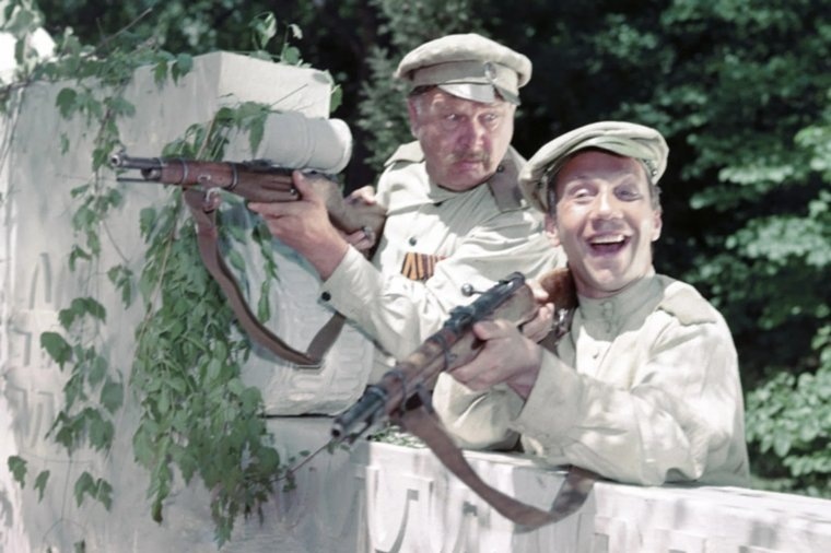 Роль в фильме «Неуловимые мстители» сделала Крамарова популярным