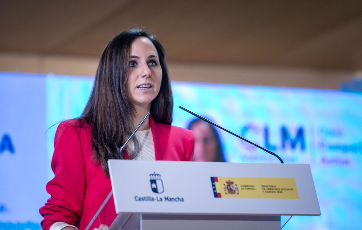    Генеральный секретарь партии "Подемос" Ионе Беларра  Acto de presentación de la "Estrategia Agenda 2030" by Emiliano García-Page Sánchez/Flickr/CC BY-SA 2.0
