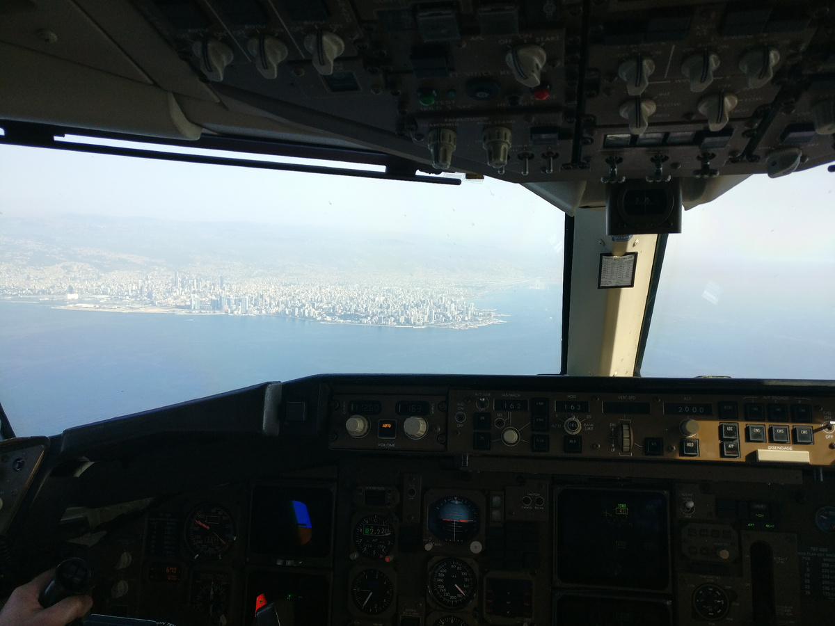 Заход на посадкув Бейруте.