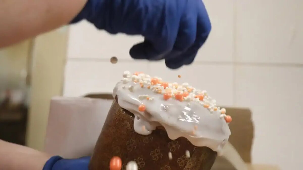    Приготовление кулича. © АГН «Москва»