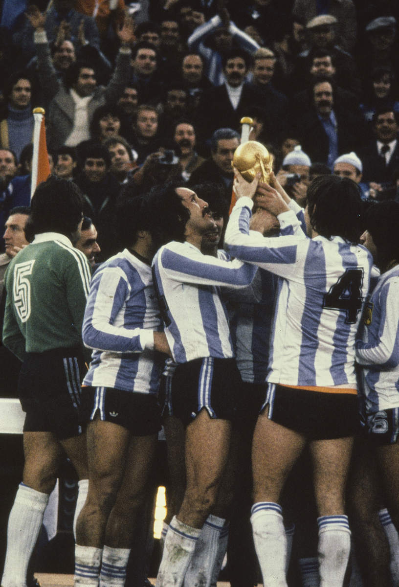    Аргентина празднует победу в 1978. Getty Images