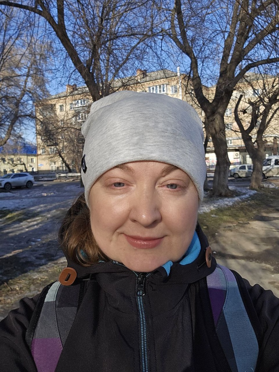 У нас в Челябинске солнечная погода, снег тает, птицы распевают трели...