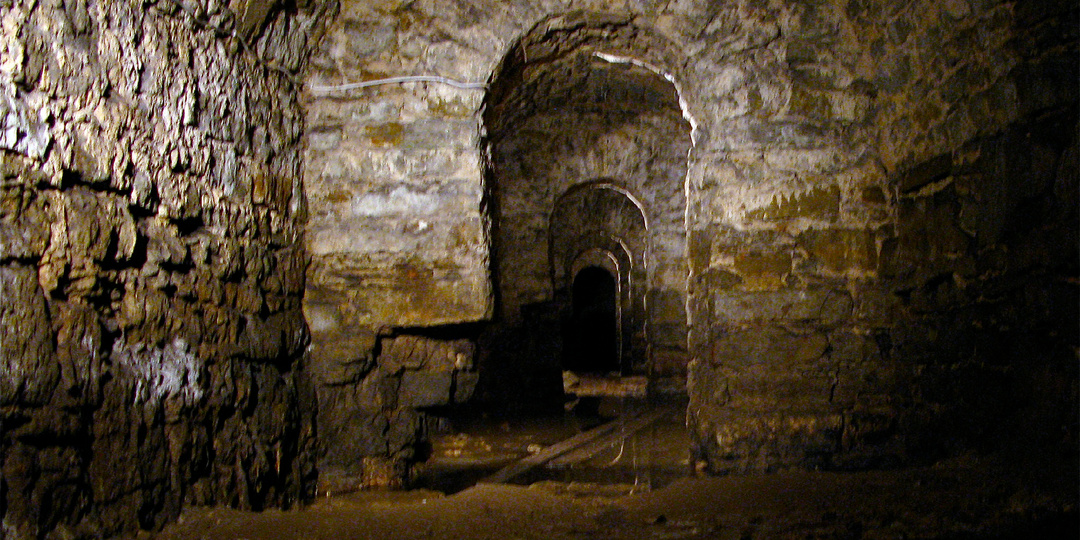 3 километра военных коридоров прямо под жилыми домами: как таллинские подземелья пережили 4 эпохи