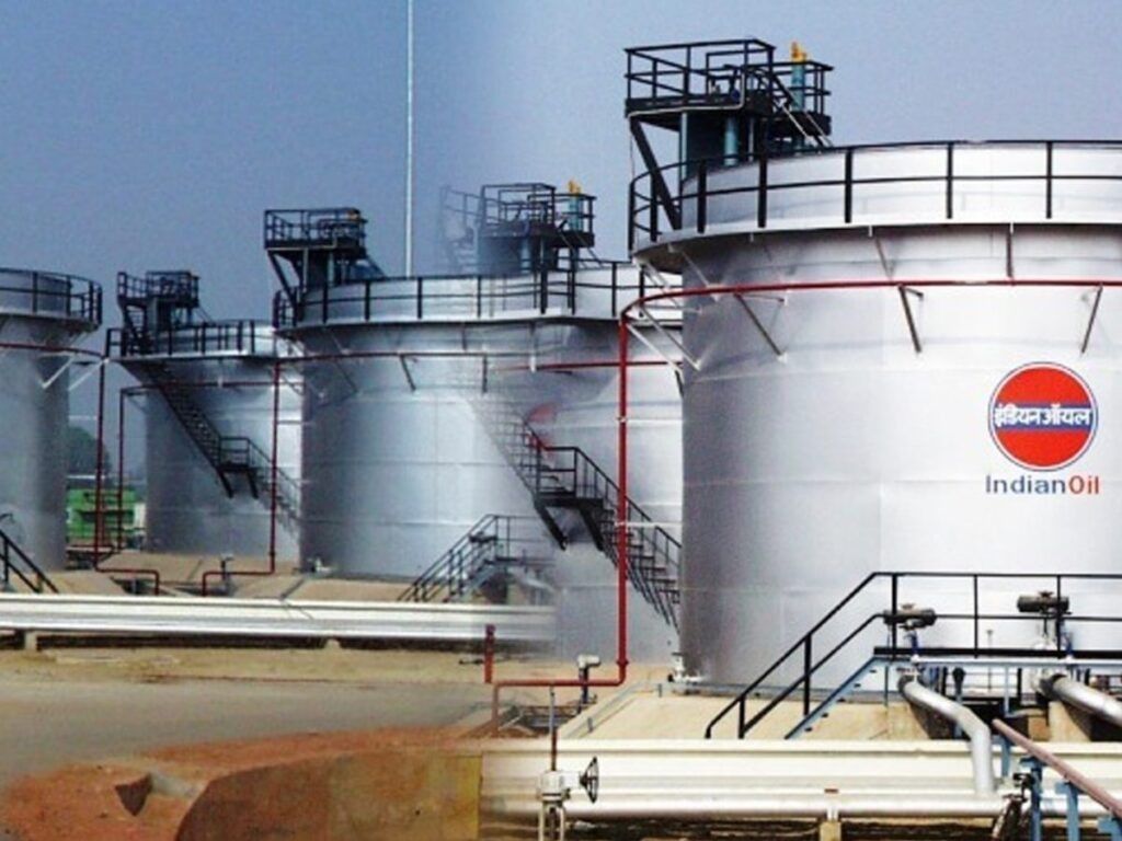      НЗ — на черный день: Китай пока использует коммерческие запасы нефти, Индия уповает на закупки
